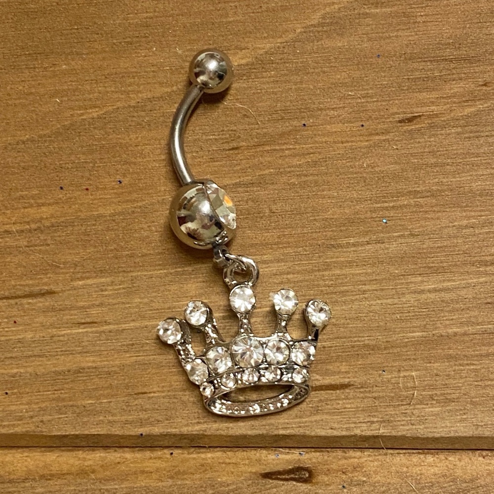 🔥3/$25🔥Steel Rhinestone Crown Belly Ring - Picture 4 of 4